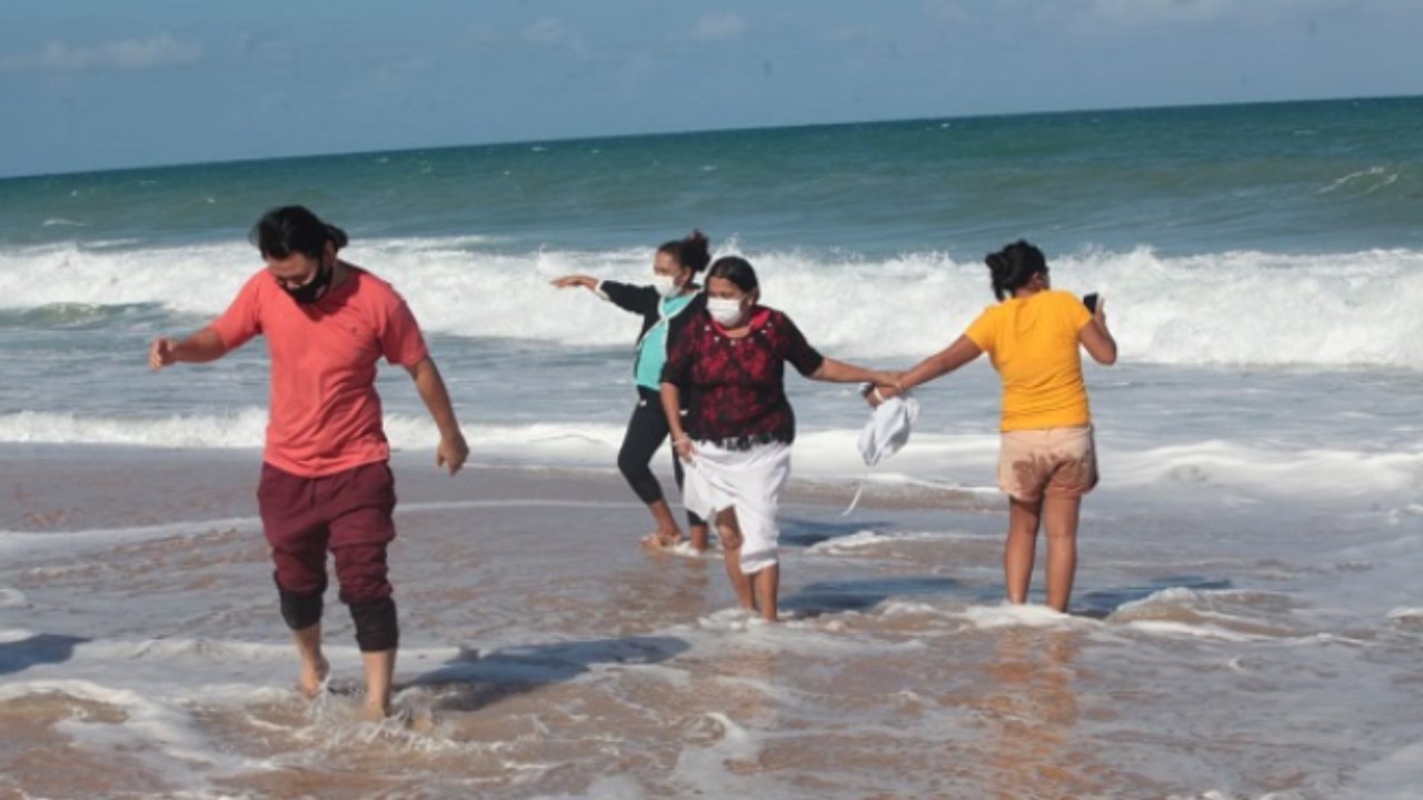Após alta, pacientes de Manaus conhecem praias potiguares