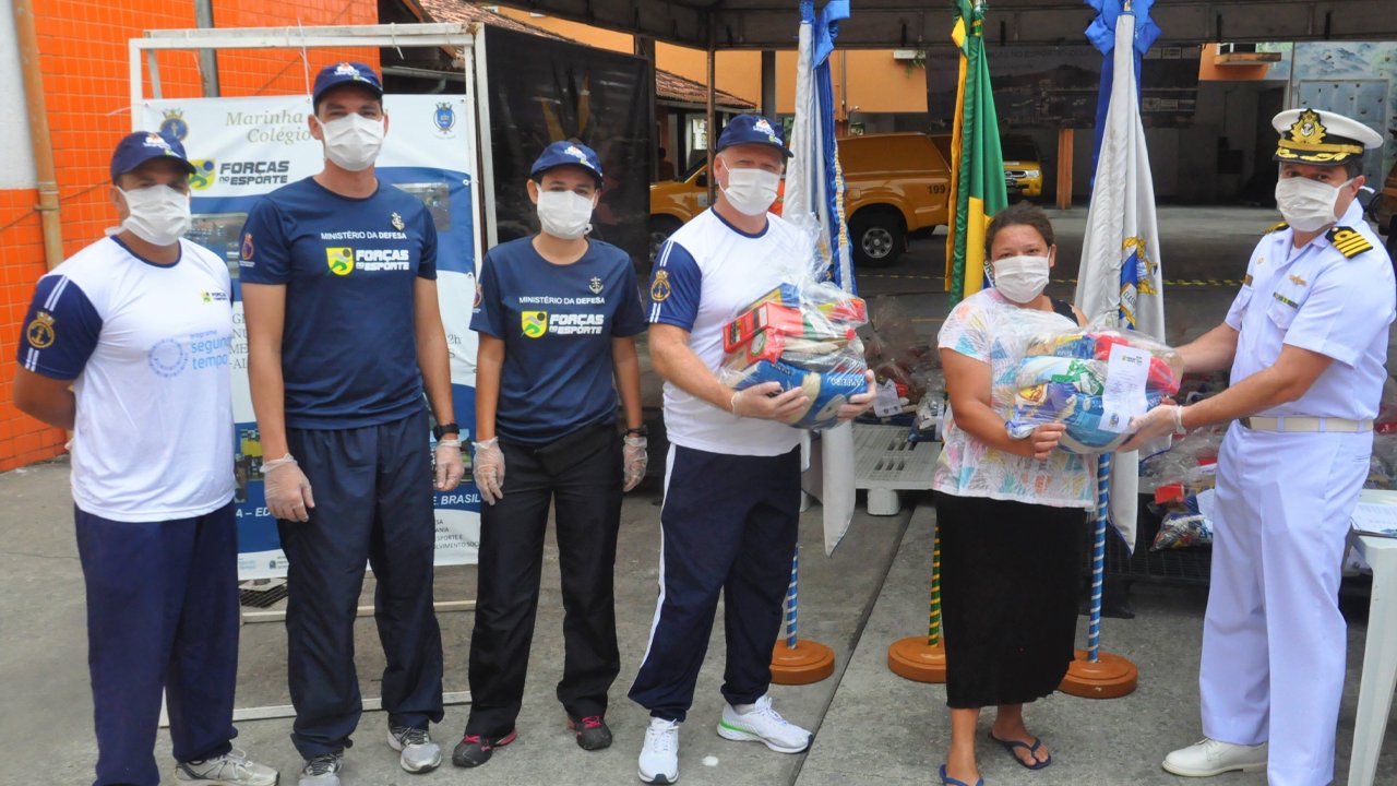 Marinha do RN doa 4,6 toneladas de alimentos para famílias do Profesp