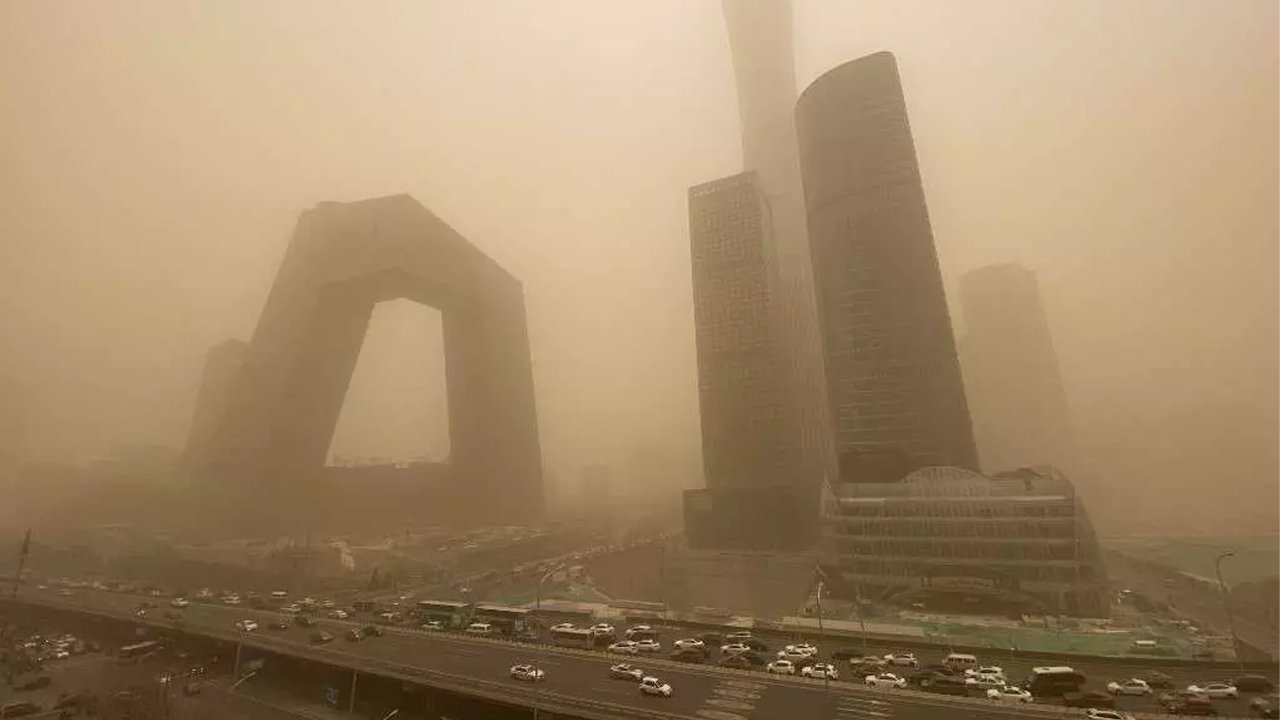Pequim enfrenta uma das maiores tempestade de areia da década