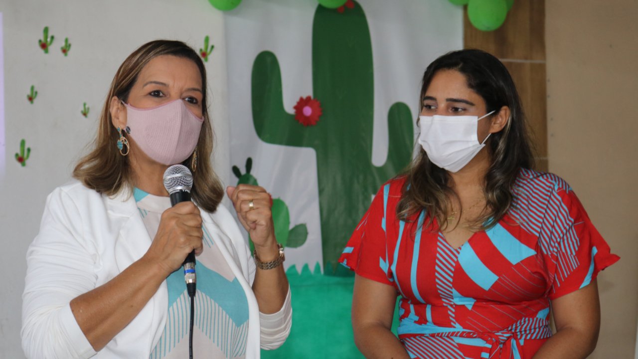 Projeto Flor de Mandacaru capacita equipes no combate à violência contra mulher