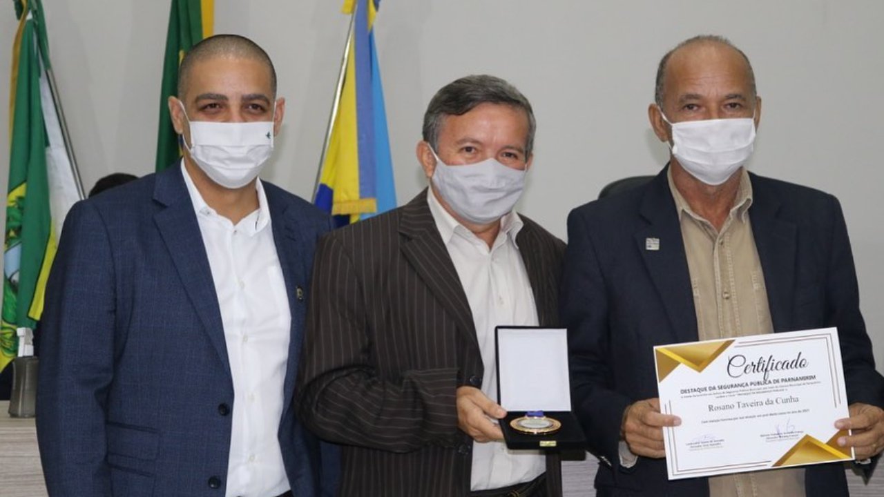 Prefeito Taveira participa de homenagem aos profissionais de segurança do município