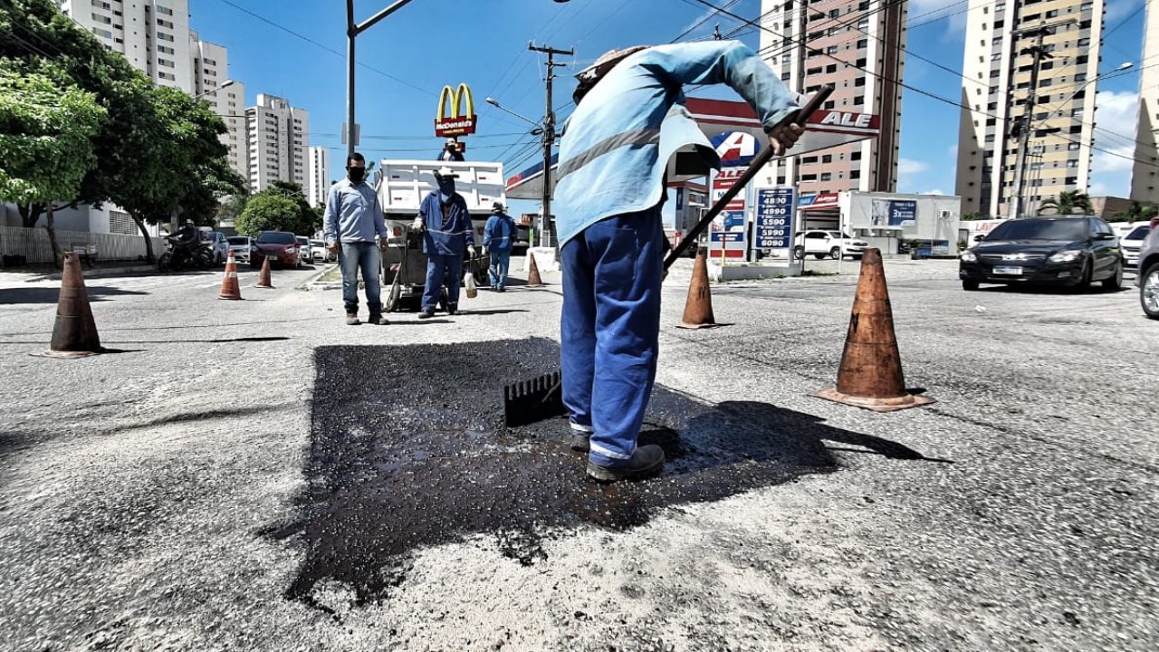 Prefeitura de Parnamirim realiza manutenção de pavimento em Nova Parnamirim, nesta semana